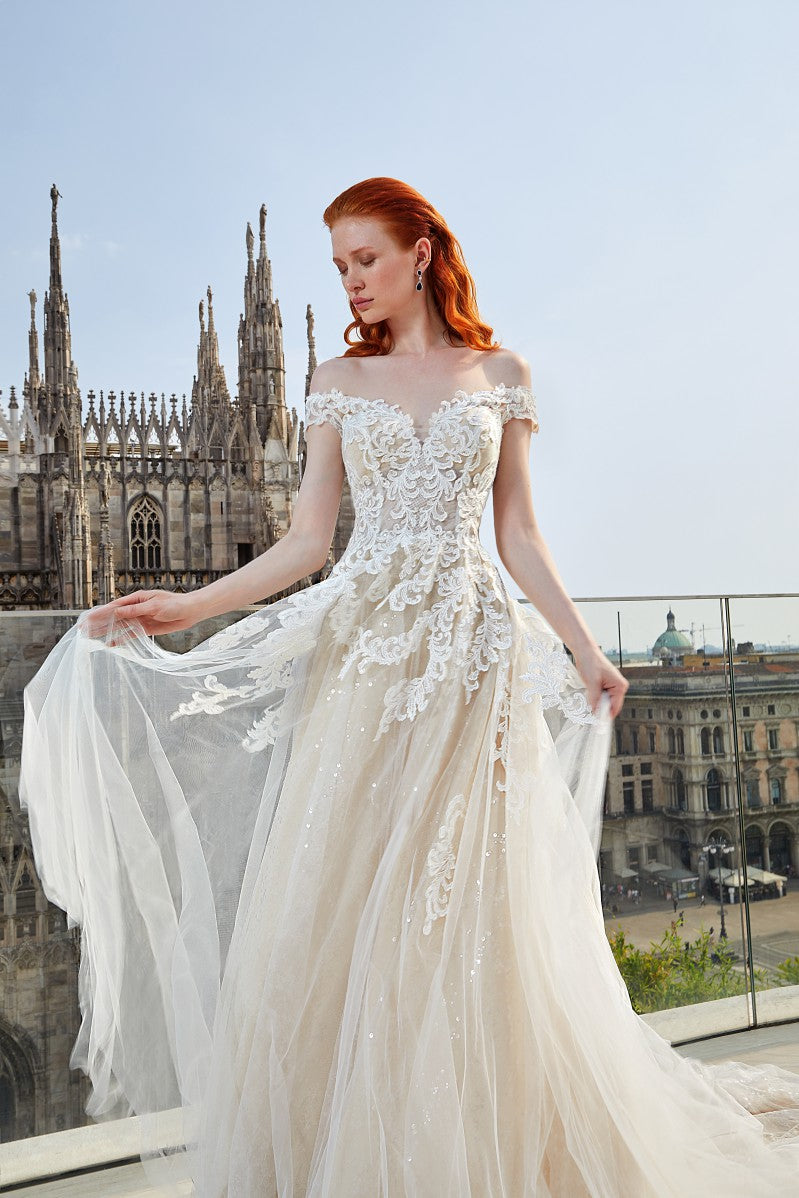 Estilo # 8106 by Demetrios